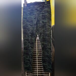 Fabletics Camouflage Leggings - Green and Black